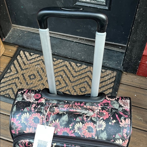 🆕 SAKROOTS Black Floral Rolling Luggage - Picture 4 of 12